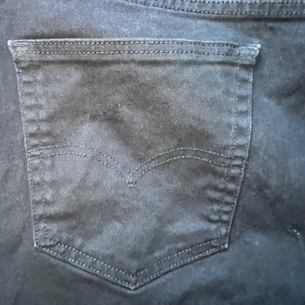 LEVI'S 541 Jeans Mens 42x32 Black Denim Holes Casual Comfort Stretch Paint Stain - Picture 13 of 16